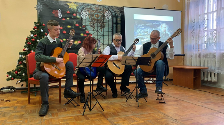 "Щедрик" Леонтовича виконали жовтоводські музиканти: відео