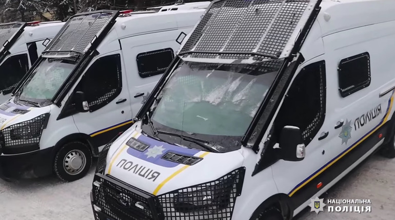“Білі янголи” поповнили свій автопарк трьома броньованими машинами для евакуації