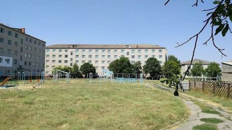 У Генічеську у приміщенні ВПУ № 17 утримують українських полонених