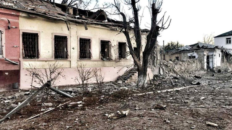 «Один удар — і у сусідів хати нема»: відверта розмова із жителькою прифронтового міста