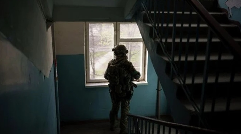 У Мелітополі російські військові ходять по квартирах та перевіряють документи