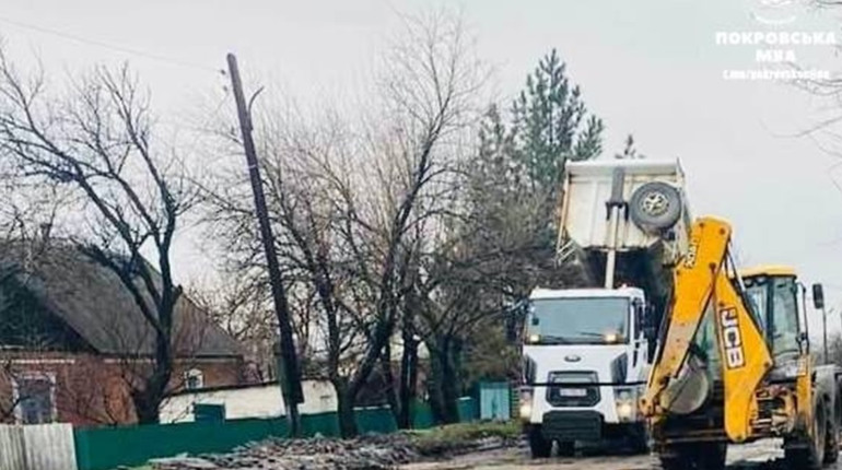 У Лисівському старостинському окрузі відновлюють аварійну ділянку дороги