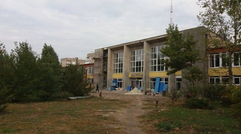 У Мелітополі росіяни зібралися ремонтувати вже відремонтовану школу
