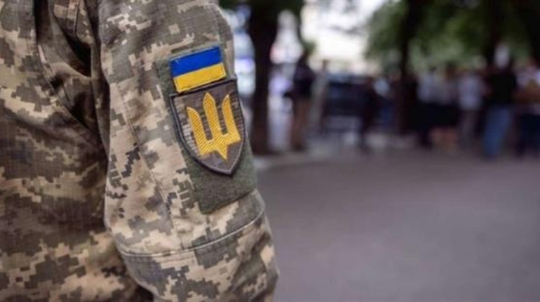 Електронні повістки військовозобов'язаним приходитимуть також і тим, хто за кордоном
