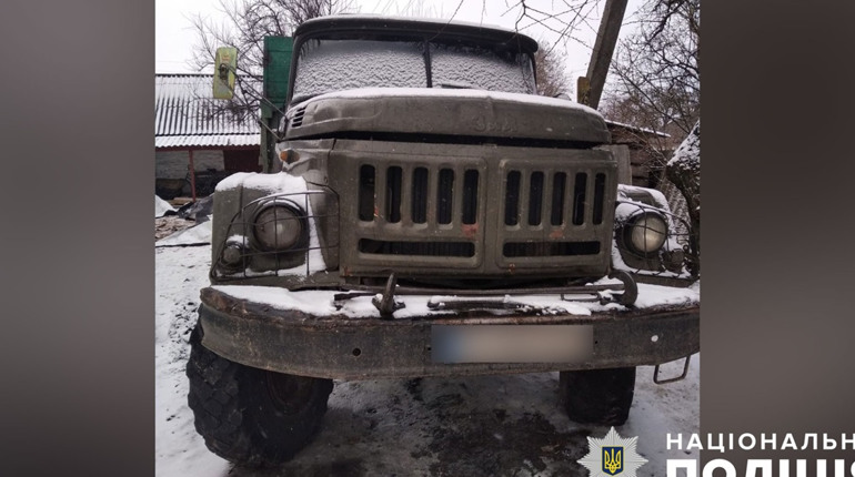 У Миргородському районі вантажівка на смерть придавила чоловіка: поліція встановлює обставини