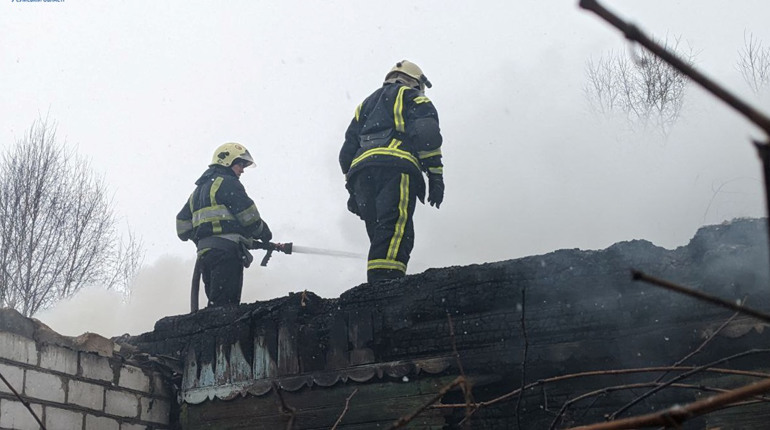 Запалили свічку та пішли до сусідньої кімнати: у подружжя з Дібрівки згоріла хата