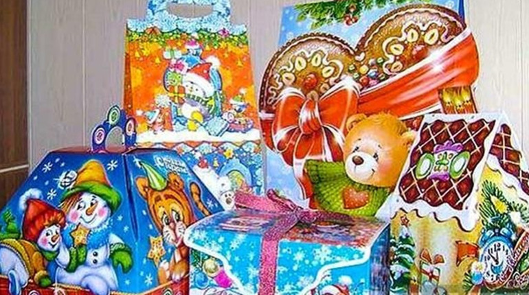 В Покровську для дітей видають новорічні подарунки. Хто може отримати