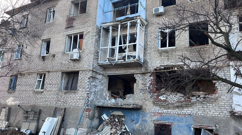 Окупанти завдали 14 ударів по житлу та інфраструктурі Донеччини. Є руйнування в Торецькій громаді