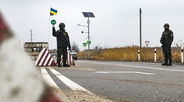 Особливий режим в’їзду та перевірка документів і речей: у Кам’янському районі створили комендатури