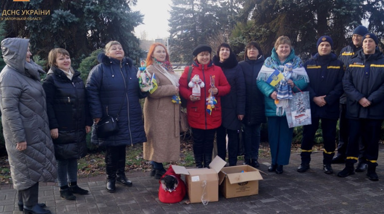 Рятувальники з Гуляйполя отримали від берегинь культури обереги