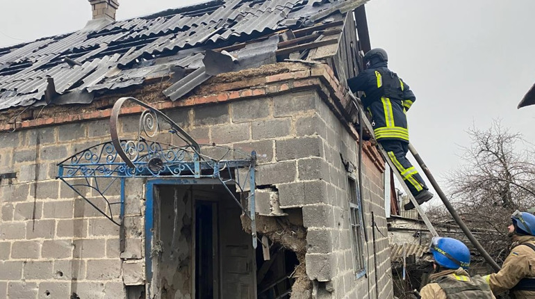 У Волноваському районі внаслідок пожежі загинула жінка — огляд новин за минулу добу
