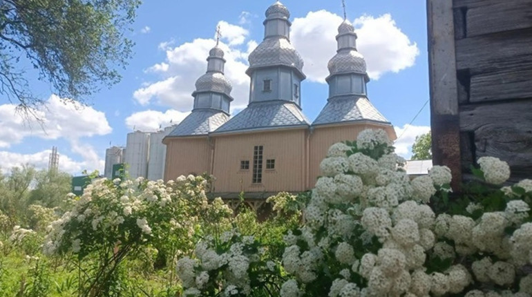 Зловмисник пошкодив таблички біля Покровської церкви Фастова: що відомо