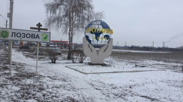 У Лозовій чоловік випав з третього поверху багатоповерхівки. Що відомо