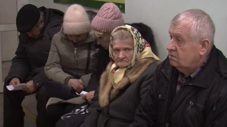 У п'ятницю переселенців з Луганщини проконсультують пенсійники. Куди звертатися