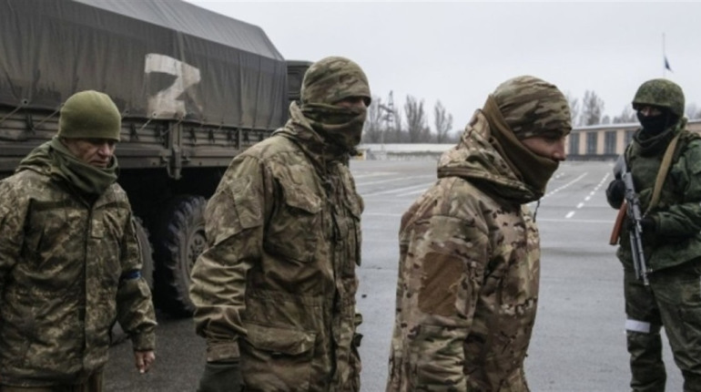 Російський полон. Жителям Лозової допомагають повернути додому військовополонених з неволі