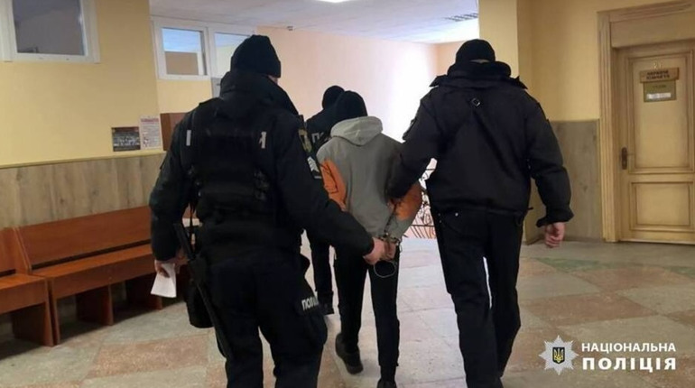 Смертельно вдарив двомісячну дитину: на Київщині затримали 18-річного батька