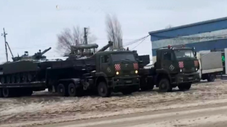 Росіяни отримали підкріплення неподалік Сватового. Куди далі має рушити колона військової техніки