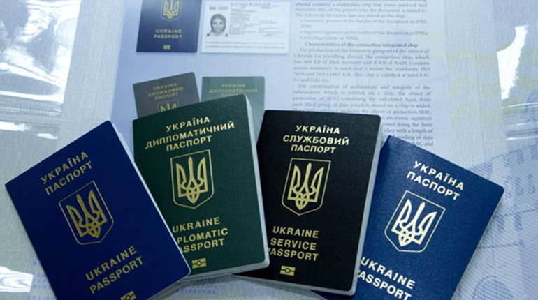 На Херсонщині окупанти дозволили “голосувати” на “виборах” президента РФ з українськими документами