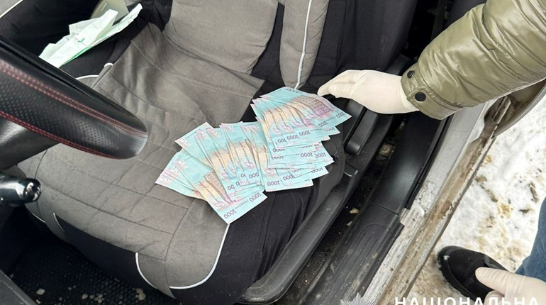 Поліція: медсестра пообіцяла за гроші допомогти зняти з військового обліку за станом здоров’я