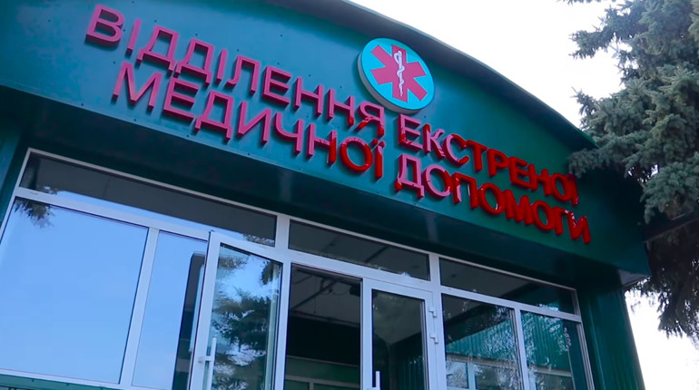 Лозівські лікарні отримали ліжка для хворих, обладнання та матеріал для роботи медиків