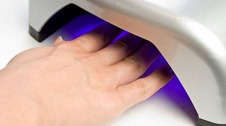 У чому докорінна різниця між led та UV лампами для сушки гель-лаку