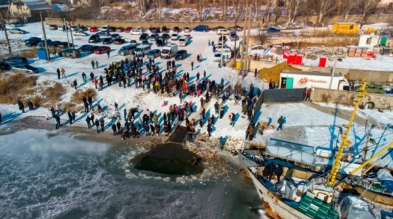 За відмову провести в Генічеську купання на Водохреща, Філарета звинуватили у саботажі "влади"