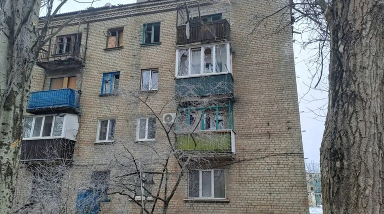 Російські удари забрали життя двох людей на Донеччині. В Торецьку пошкоджено інфраструктурний об’єкт