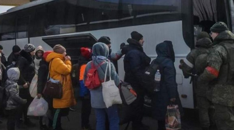 На окупованій Луганщині оголошено евакуацію дітей і бюджетників. Бояться ракетного удару