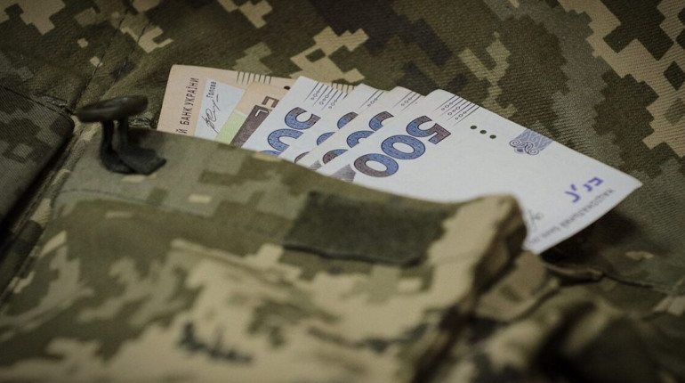 Чоловік помер під час проходження військової служби: яка буде грошова допомога? Консультує адвокат