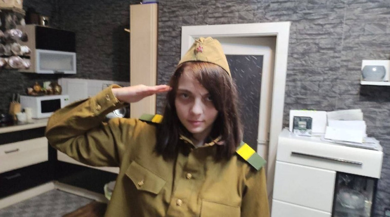 Проросійську блогерку та z-волонтерку з Волновахи депортують в Україну — подробиці
