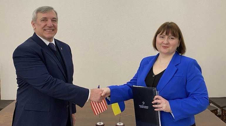 Державний архів Херсонської області розпочав масштабне оцифрування фондів за американські кошти