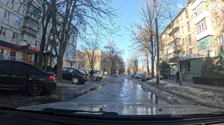 Свіже відео з Жовтих Вод з'явилося в youtube. Автор їздить вулицями