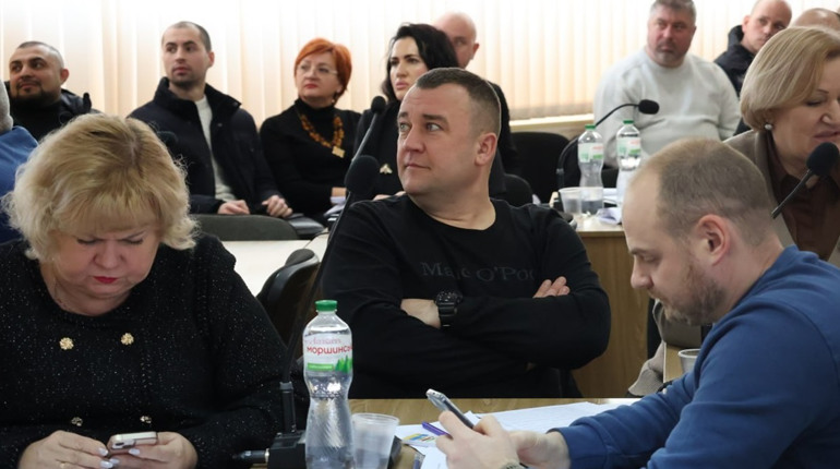 В Южноукраїнську звільнили заступника міського голови, а керуючого справами призначили - 43 сесія