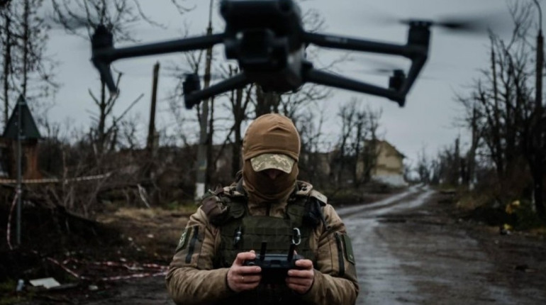Подробиці: дрони ЗСУ підірвали машину окупантів у Новій Каховці