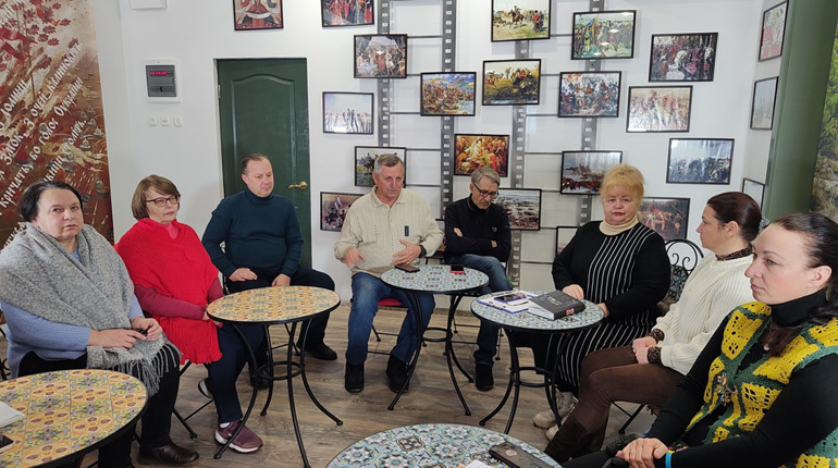 Місто заслуговує на те, щоб ми краще знали свою історію: краєзнавці на зустрічі в артхабі