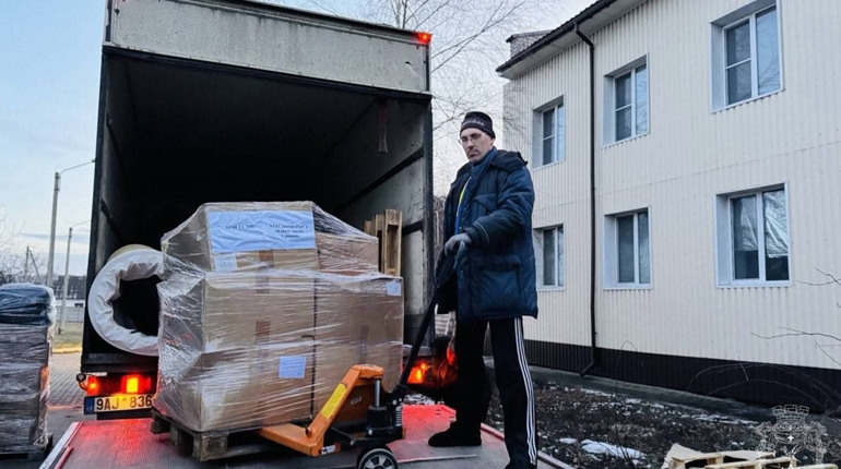 Благодійники передли медичне обладнання та ліки для Покровської громади