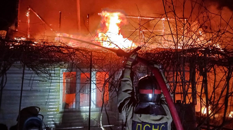 У Макарівській громаді сталася пожежа: винесли з вогню п’ятьох дітей