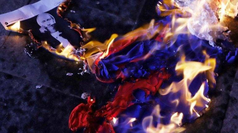 На Мелітопольщині затримали й жорстоко побили хлопців, які зірвали прапор рф з будівлі сільради