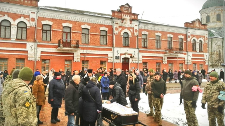 Ніжин попрощався із загиблим Героєм – Дмитром Прохою