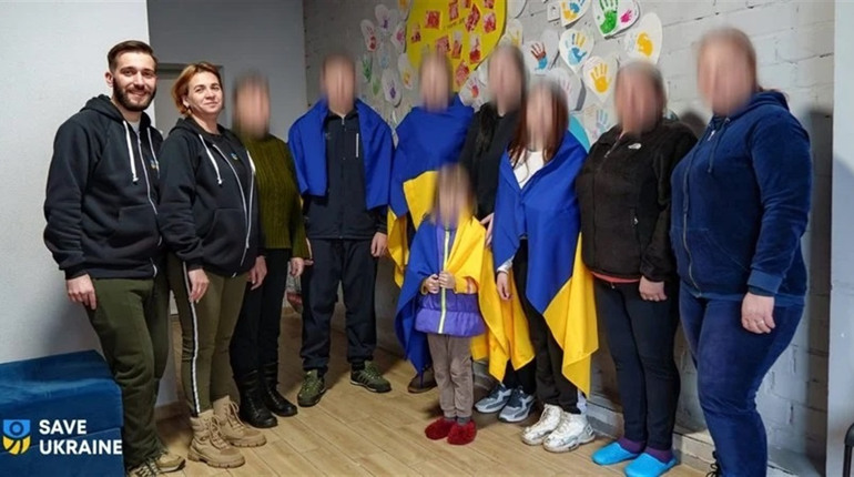 З окупованої Херсонщини повернулися три родини із чотирма дітьми