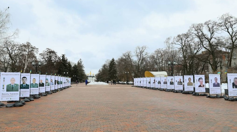 На Алеї Героїв у Чернігові з’явилися нові світлини. Фото