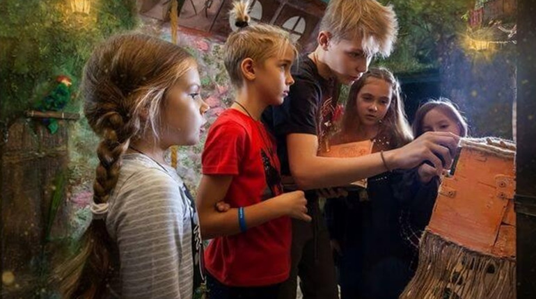 "Секретні агенти: пошук скарбів": в Києві дітей-переселенців з Торецька запрошують на квест