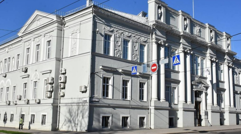 Депутатський корпус Чернігівської міської ради залишили троє депутатів