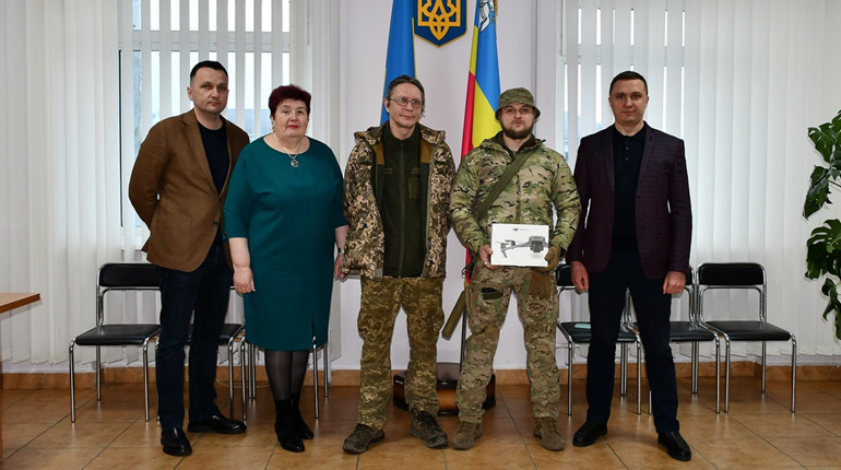 Громада Ніжина передала черговий дрон нашим захисникам