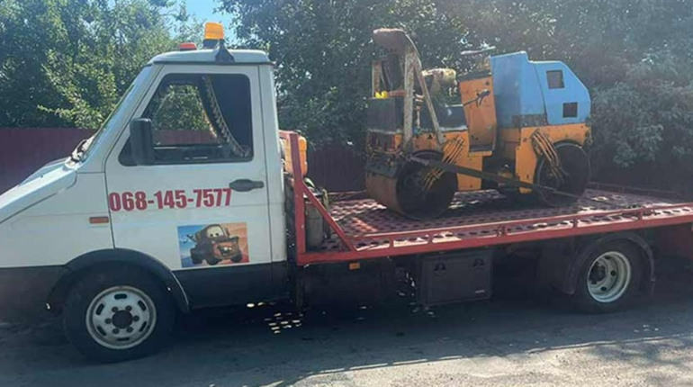 Коли потрібно викликати евакуатор та які його переваги