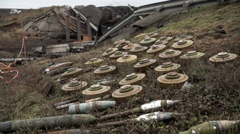 Розміновано 200 тисяч гектарів деокупованої Херсонщини: до робіт залучено 1060 саперів