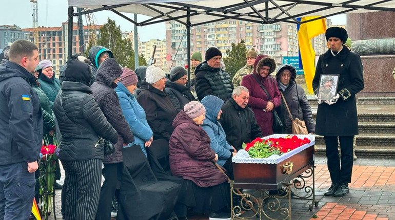 Южненська громада провела в останню путь військового Сергія Духновського