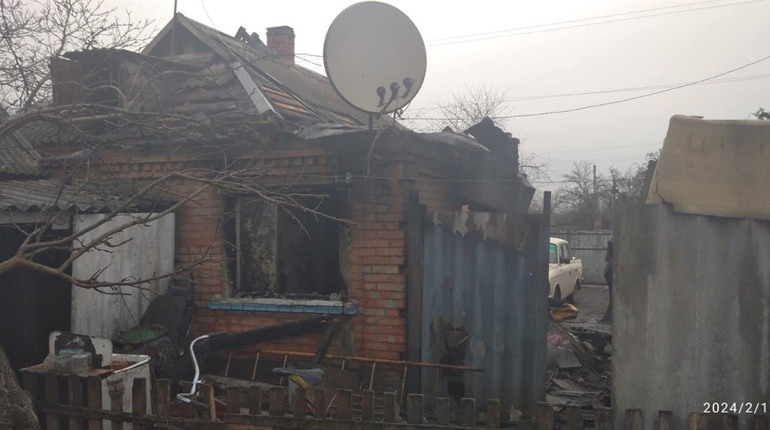 Пожежа в приватному секторі Долинської. Родина з дітьми потребує допомоги