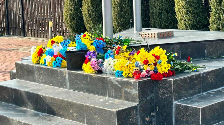 В Южному вшанували пам'ять Небесної Сотні (ФОТО)