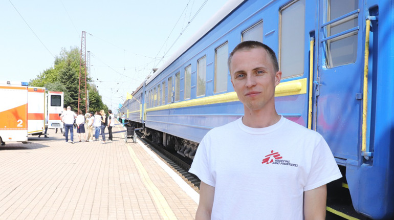 “Лікарі без кордонів” допомагають донеччанам, евакуюють тяжких та підтримують Покровську лікарню